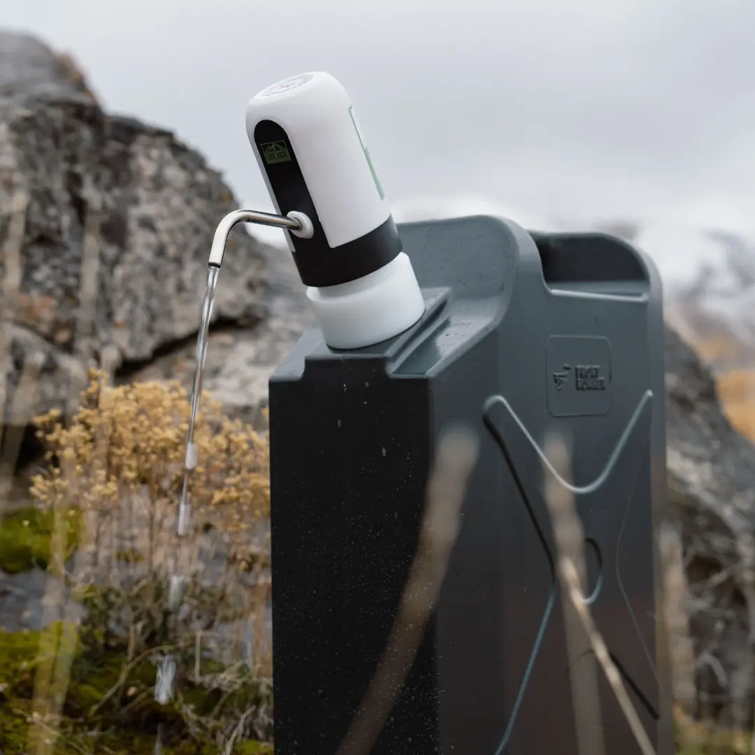 F.R. Adapter Kit & Overland Water Pump 1